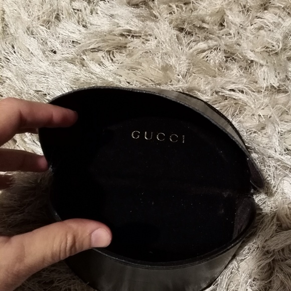 GUCCI SUNGLASSES - Picture 3 of 4